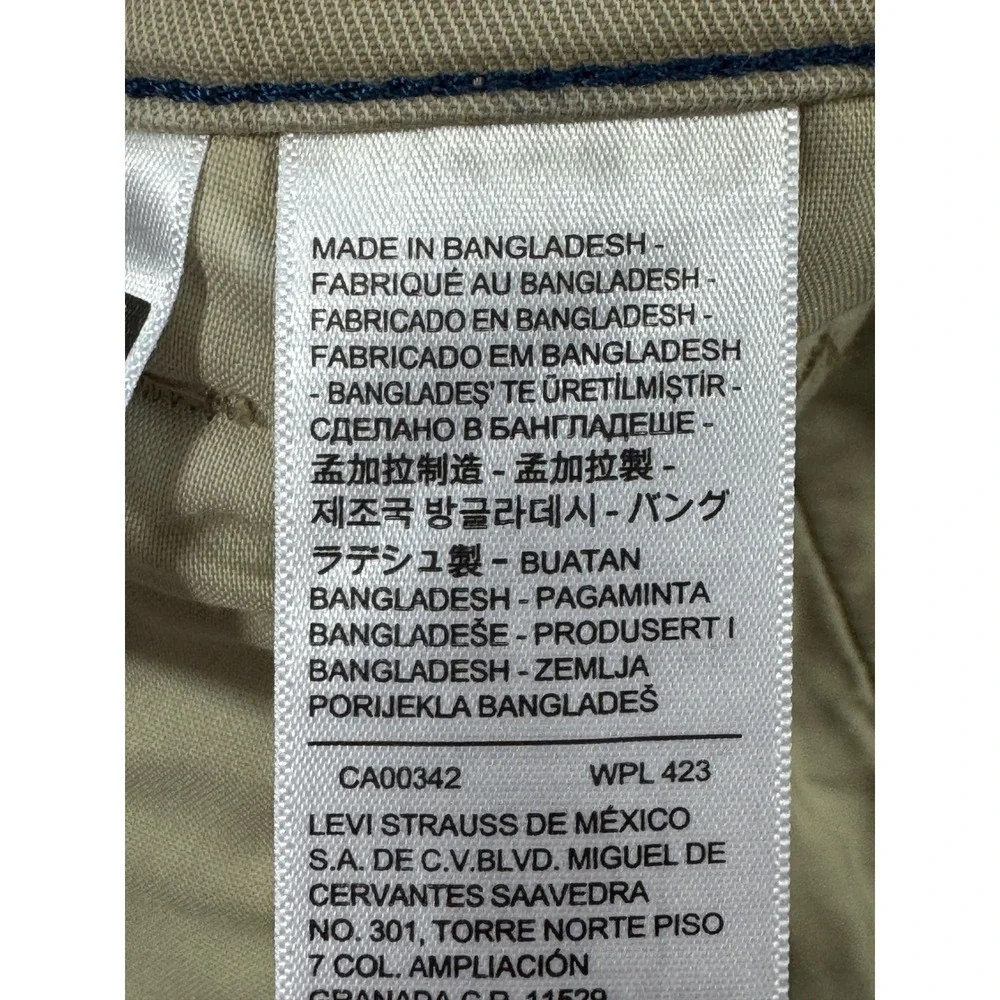 Levi's Mens XX Chino Standard Taper Tan Khaki Pants W28 L30 Meas: 28x27.5